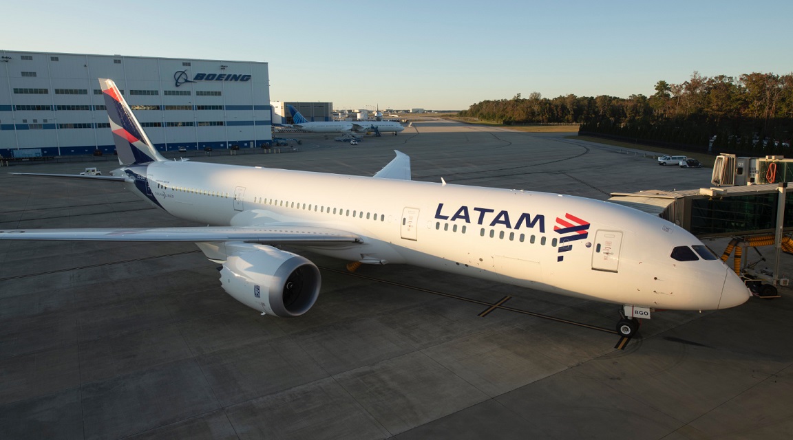 Avión de LATAM