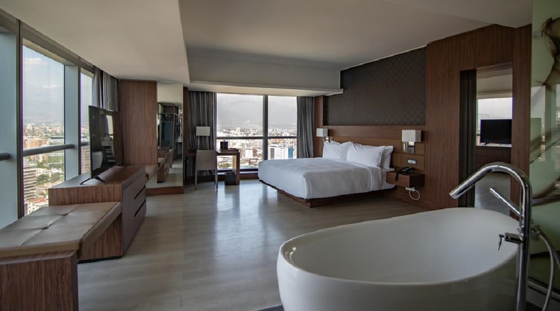 AC_hotel_Santiago_Costanera