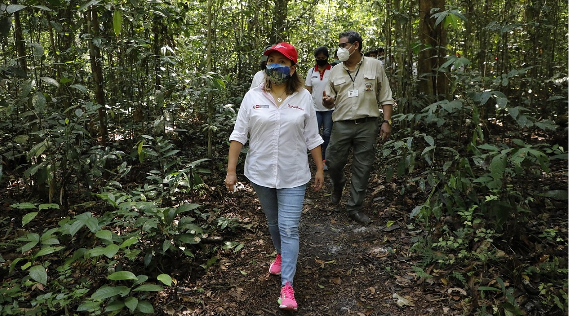 Ministra peruana en Loreto