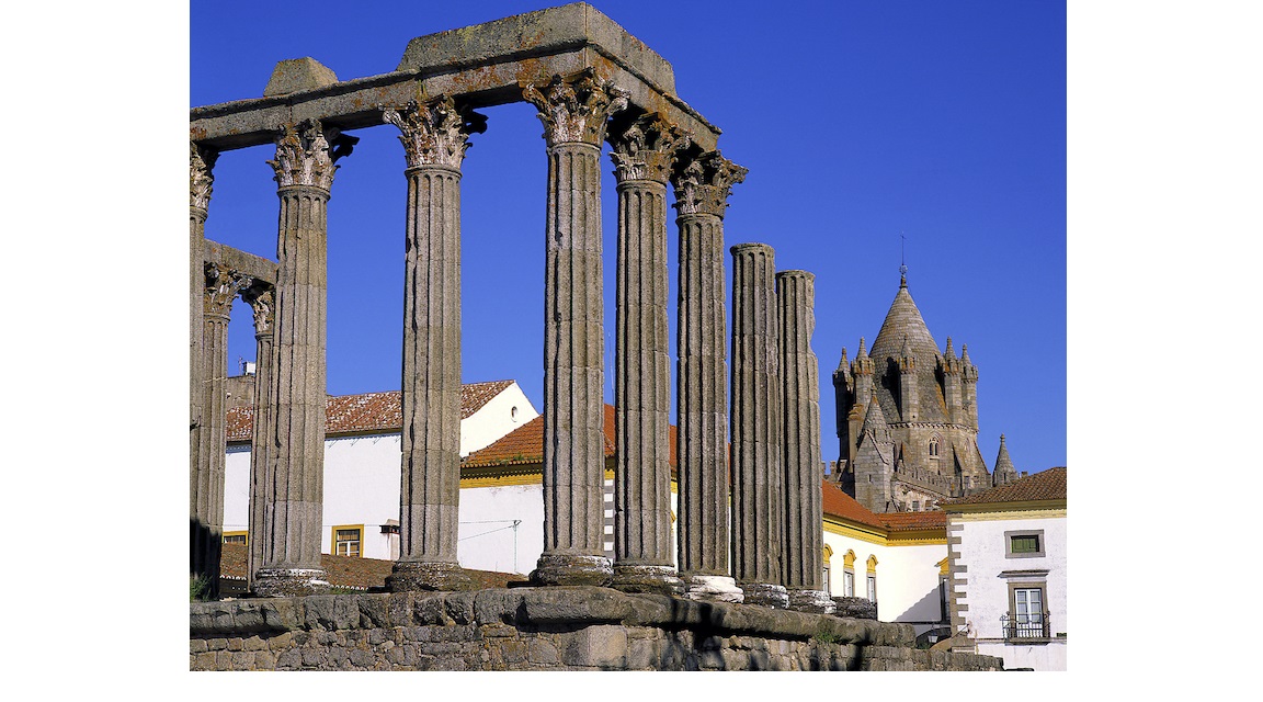 Évora