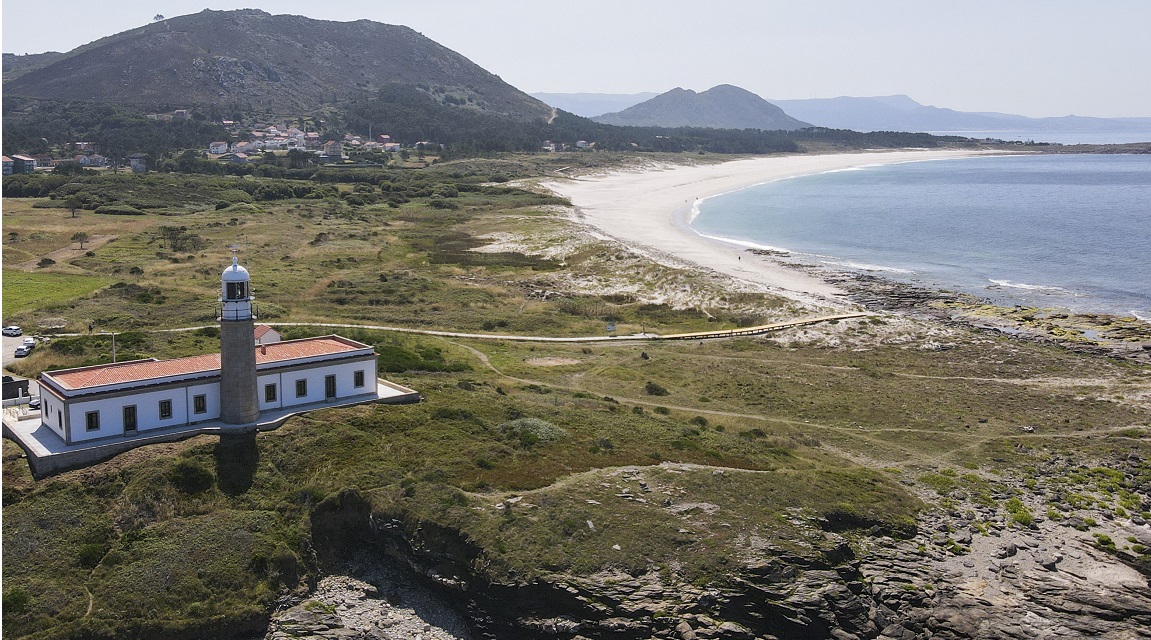 Hotel Faro Lariño