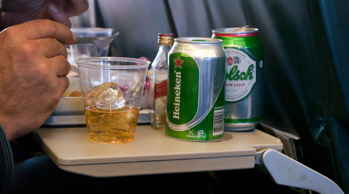 Avión alcohol