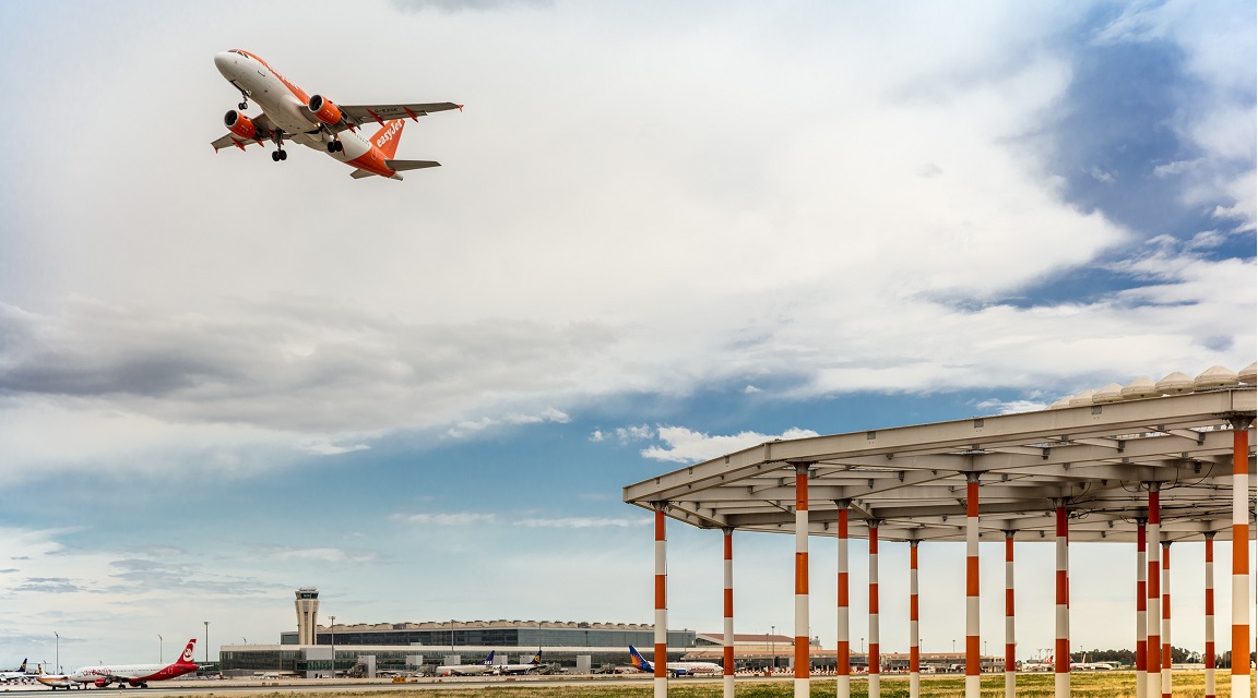 Avión despegando ENAIRE