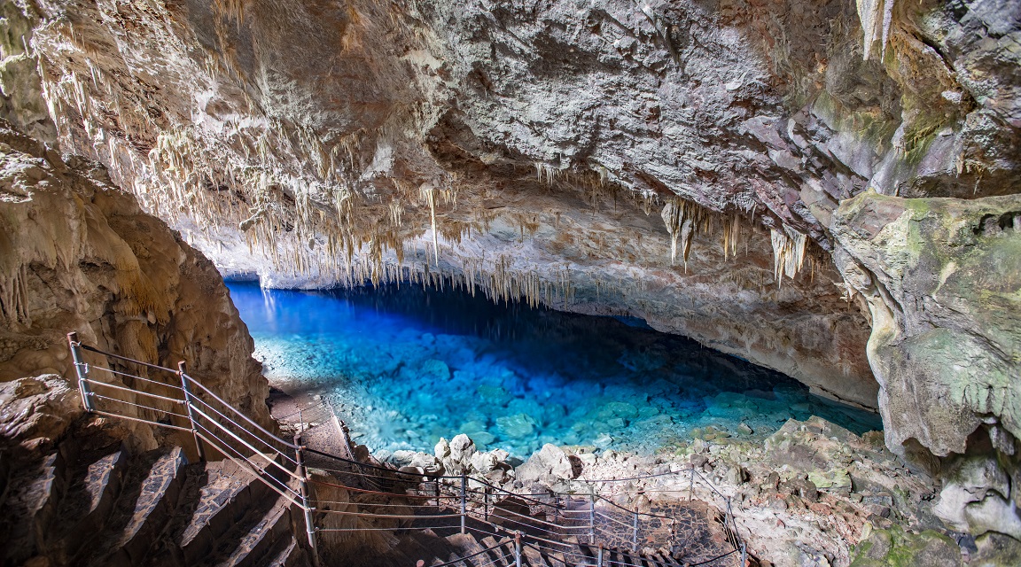 Gruta Lago Azul