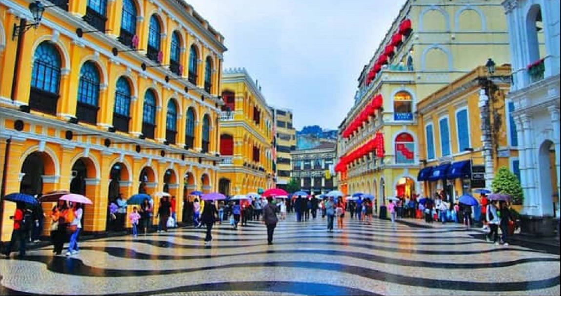 Senado Square