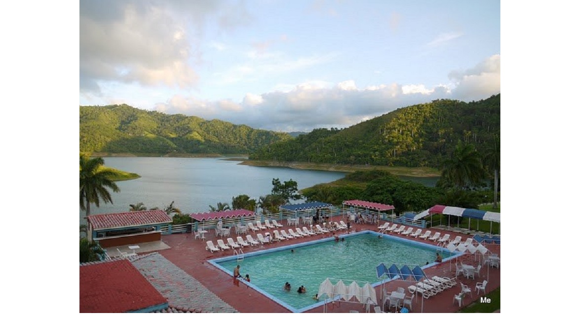 Hanabanilla Hotel .- Cuba