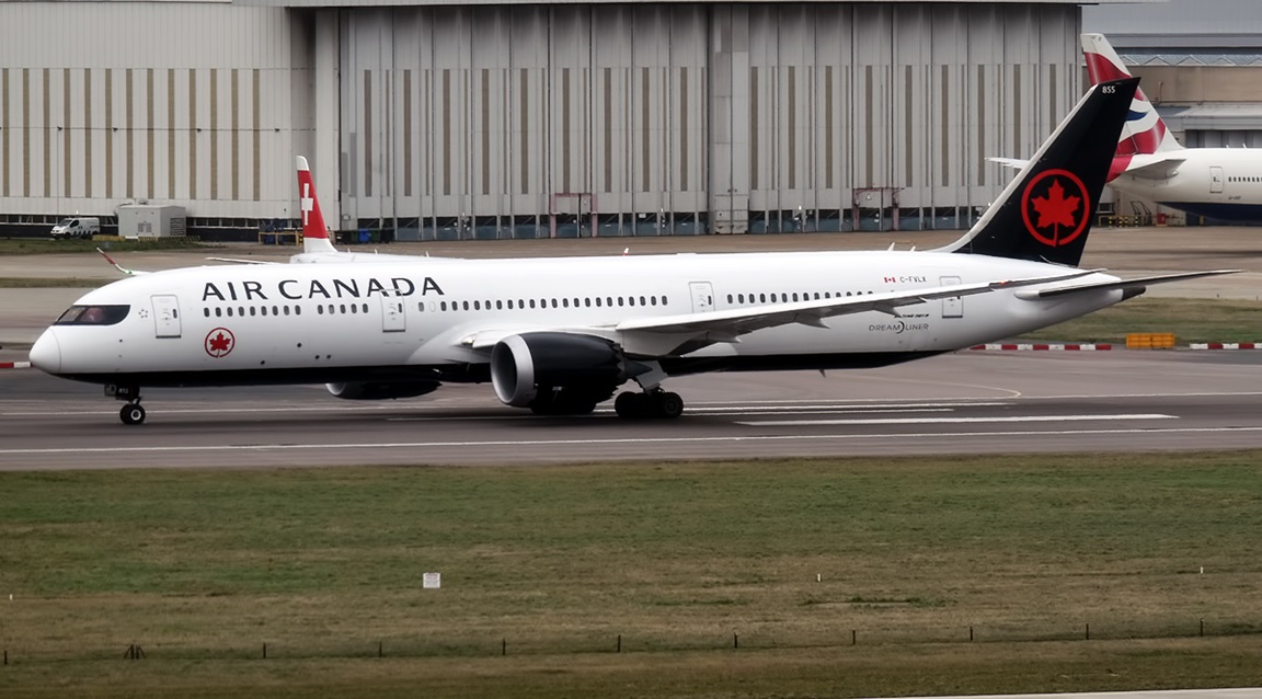 Air_Canada,_B787_9_Dreamliner