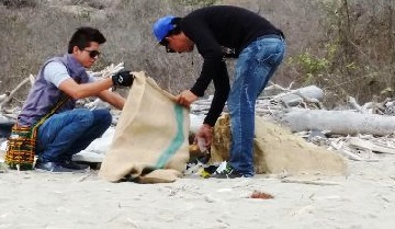 Ecuador_limpieza_playas