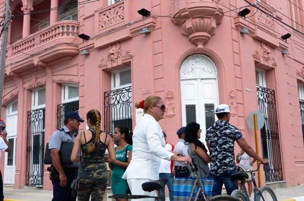 Edificio%20en%20la%20calle%20C%C3%A9spedes