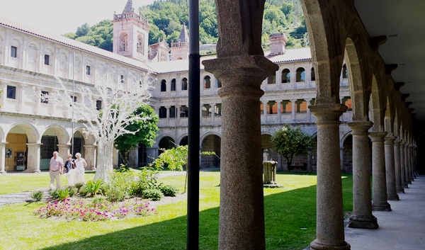 Santo Estevo de Ribas de Sil. Claustro renacentista. claustro