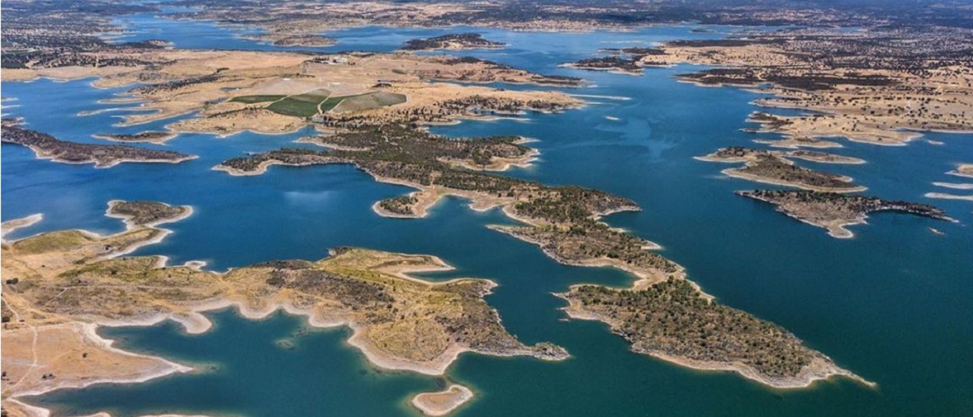 Conheça a região mais alternativa de Portugal na água