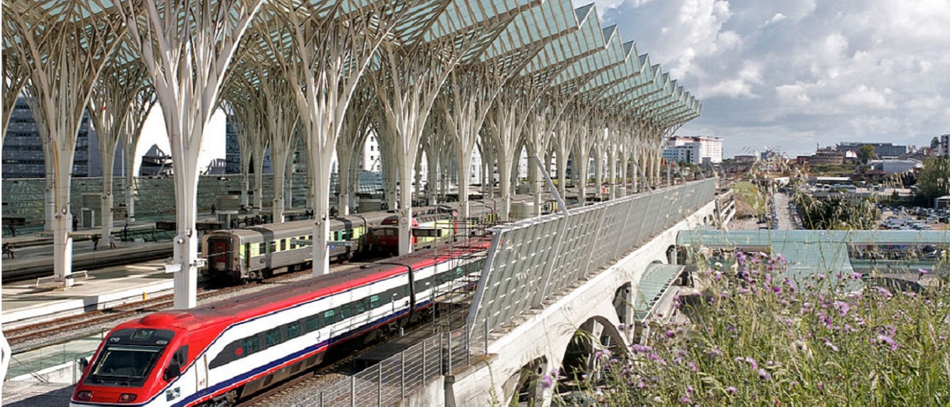 A linha ferroviária Porto-Lisboa, a segunda melhor ligação nacional de toda a Europa