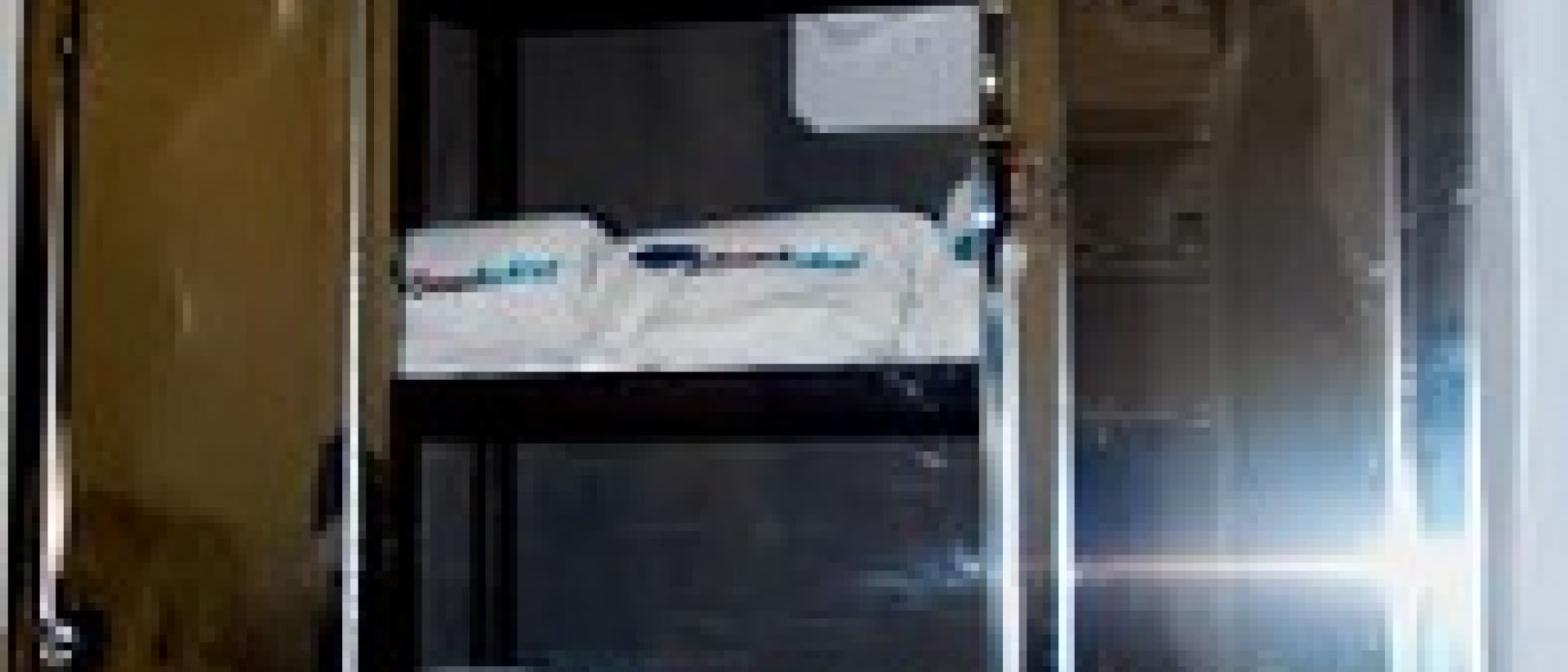 Un armario inteligente que evita el robo de toallas en los hoteles