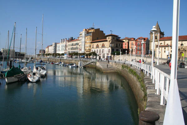 vista del puerto deportivo