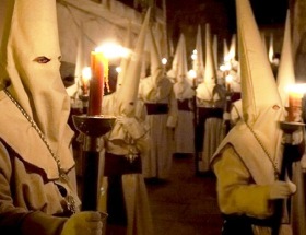 Foto: Penitente Hermandad de Jesús Yacente zamora