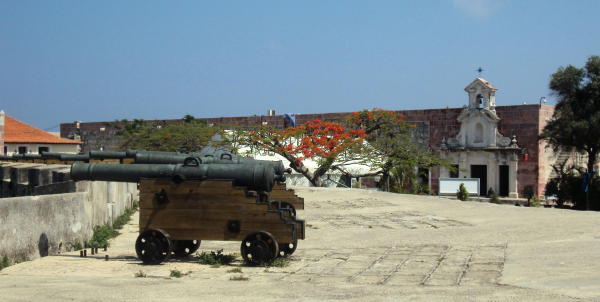 cañones en el Fuerte del Morro