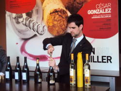 César González César González