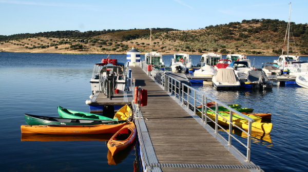 todo a punto en el embarcadero de Amieira Marina