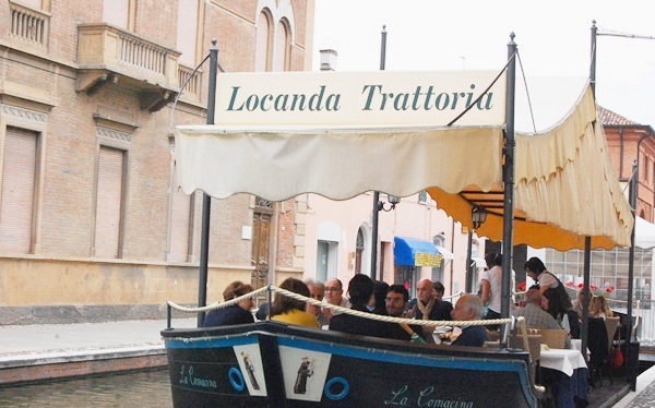 Curiosa comida a bordo