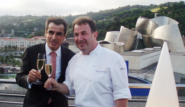 Raúl Fernández Acha y Martín Berasategui en la terraza del Doma