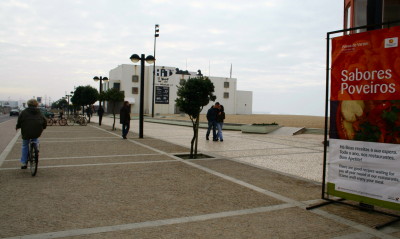 Paseo de domingo frente al mar