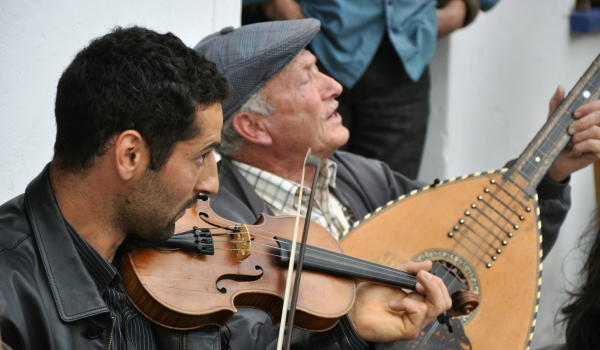 Lagkada: violín y bonzonk